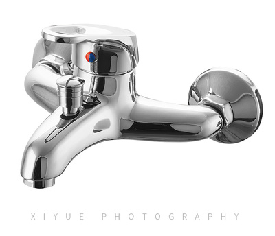 金属质感摄影 白底拍摄下的卫浴五金产品